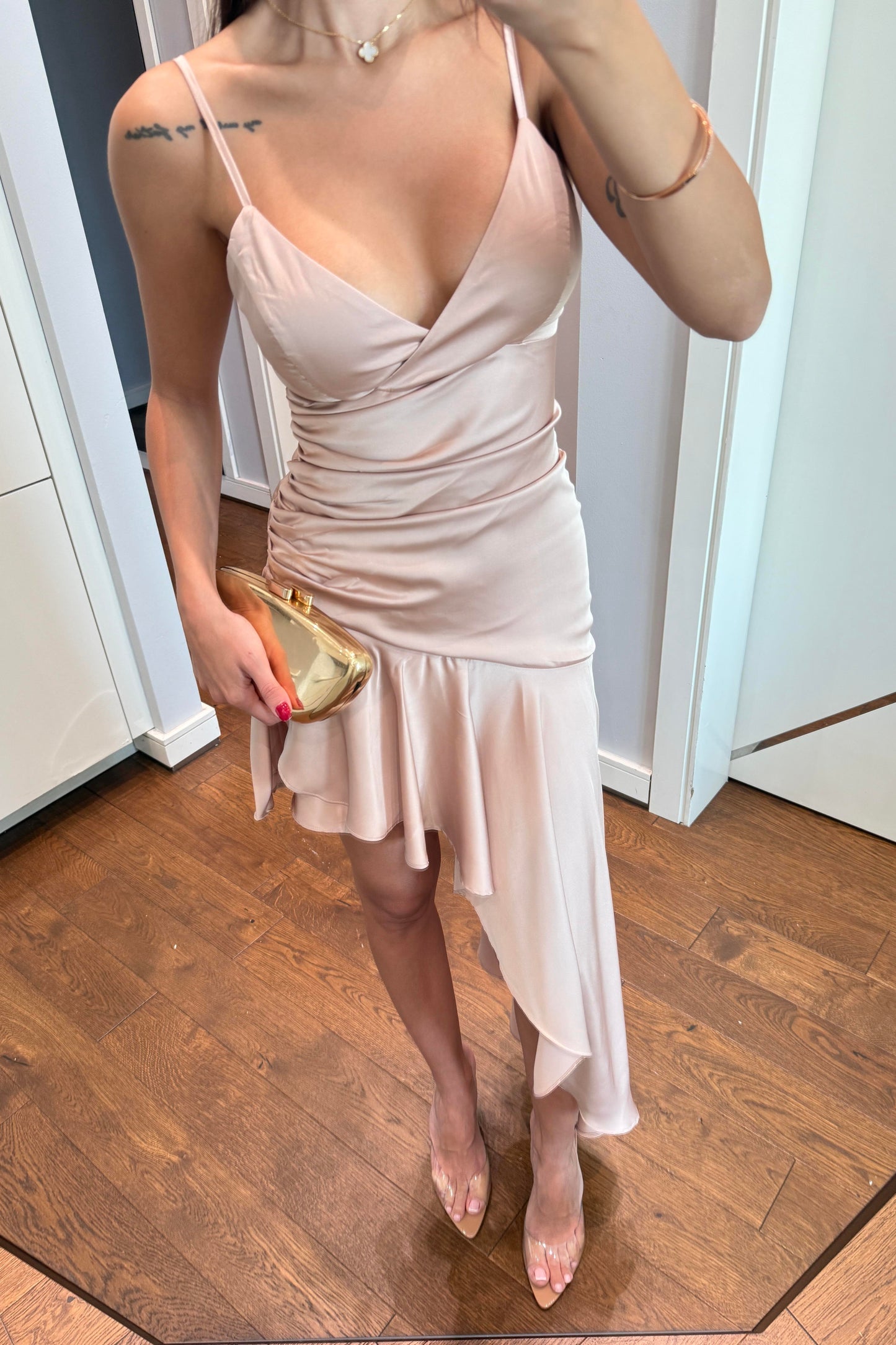 ASKLI ASİMETRİK SATEN ELBİSE