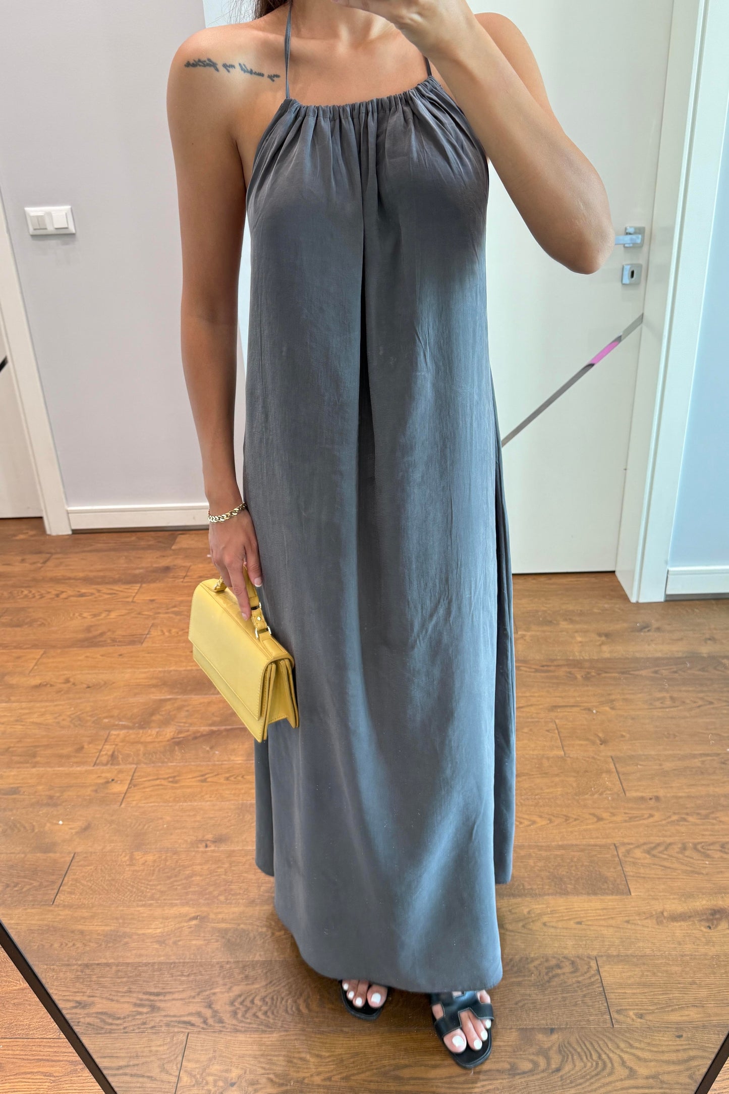 HALTER YAKA ARKA DEKOLTELİ TENSEL ELBİSE