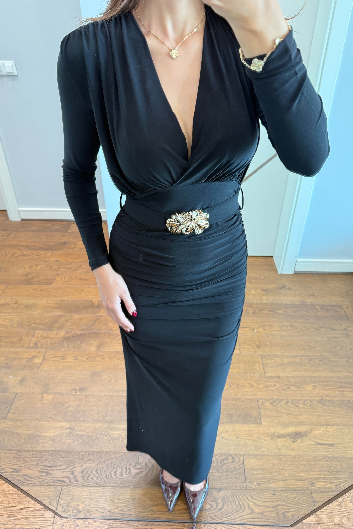 MUADİL KEMERLİ AKSESUARLI ELBİSE