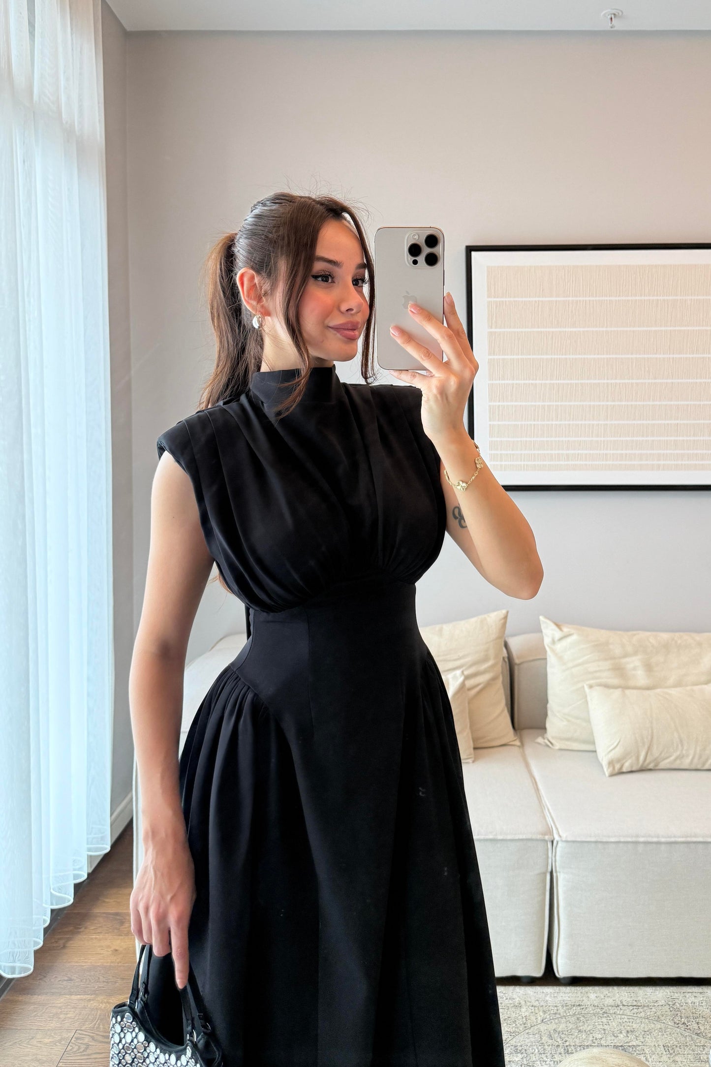 VATKALI OMUZ DRAPELİ BEL DETAYLI MAXİ ELBİSE-SİYAH