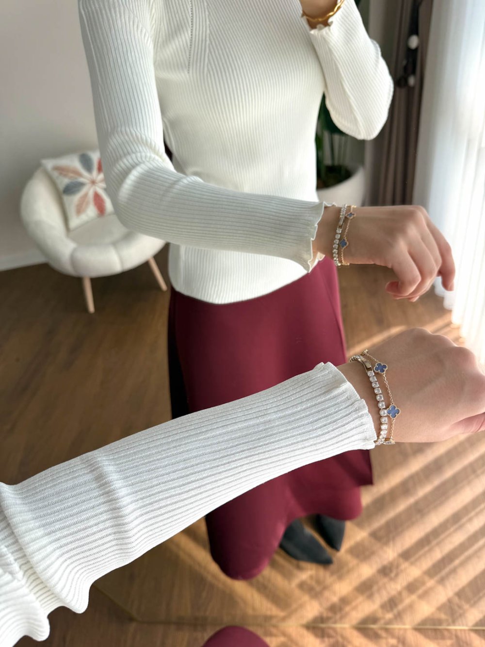 Dik Yaka Fırfırlı Body Ekru