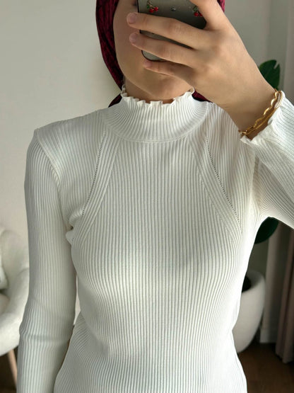 Dik Yaka Fırfırlı Body Ekru