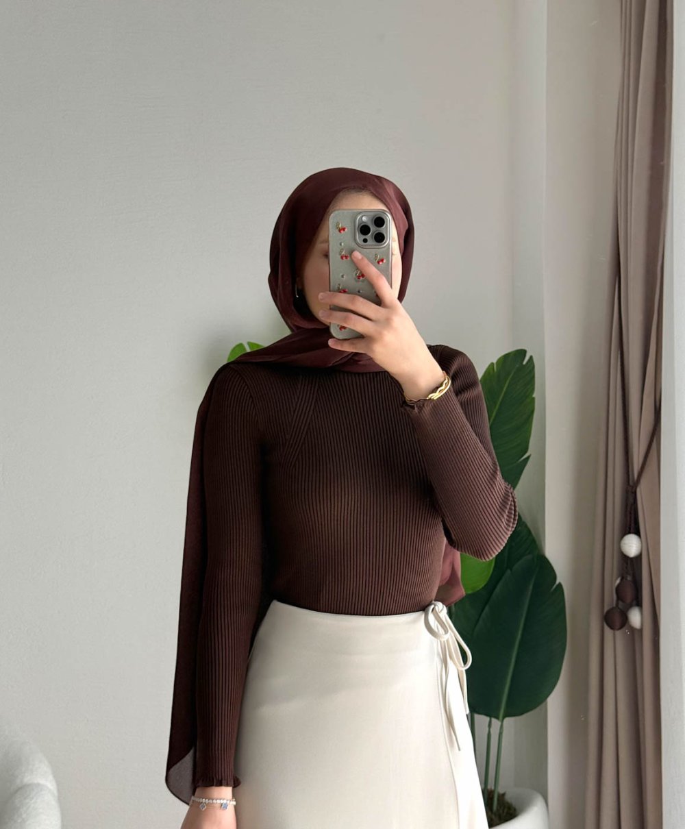 Dik Yaka Fırfırlı Body Kahverengi