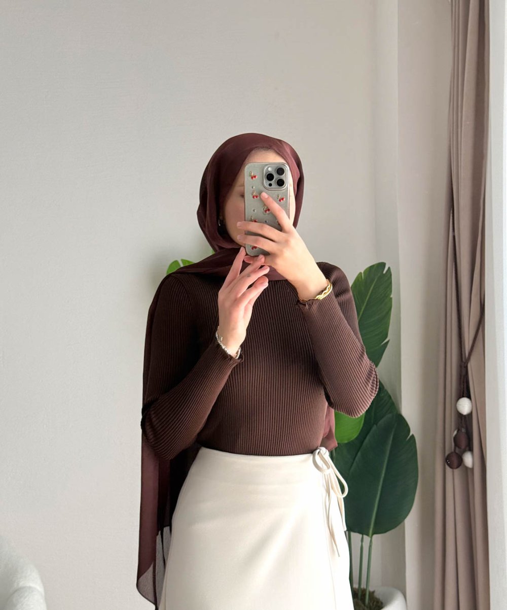 Dik Yaka Fırfırlı Body Kahverengi