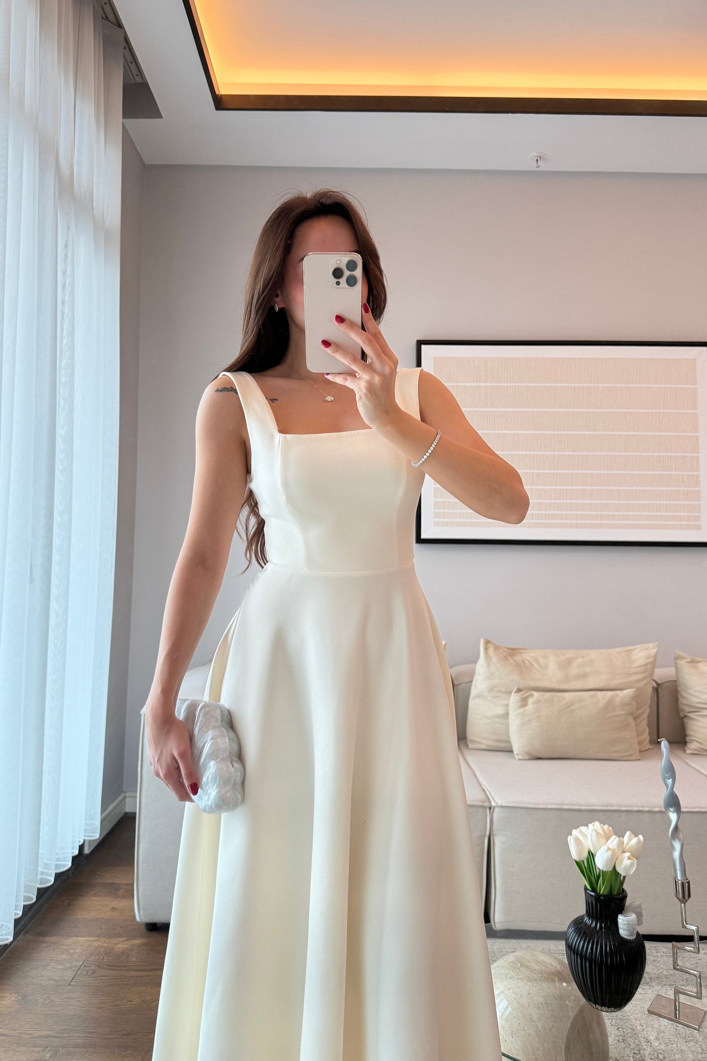 ARKADAN BAĞLAMALI VOLANLI ELBİSE-EKRU