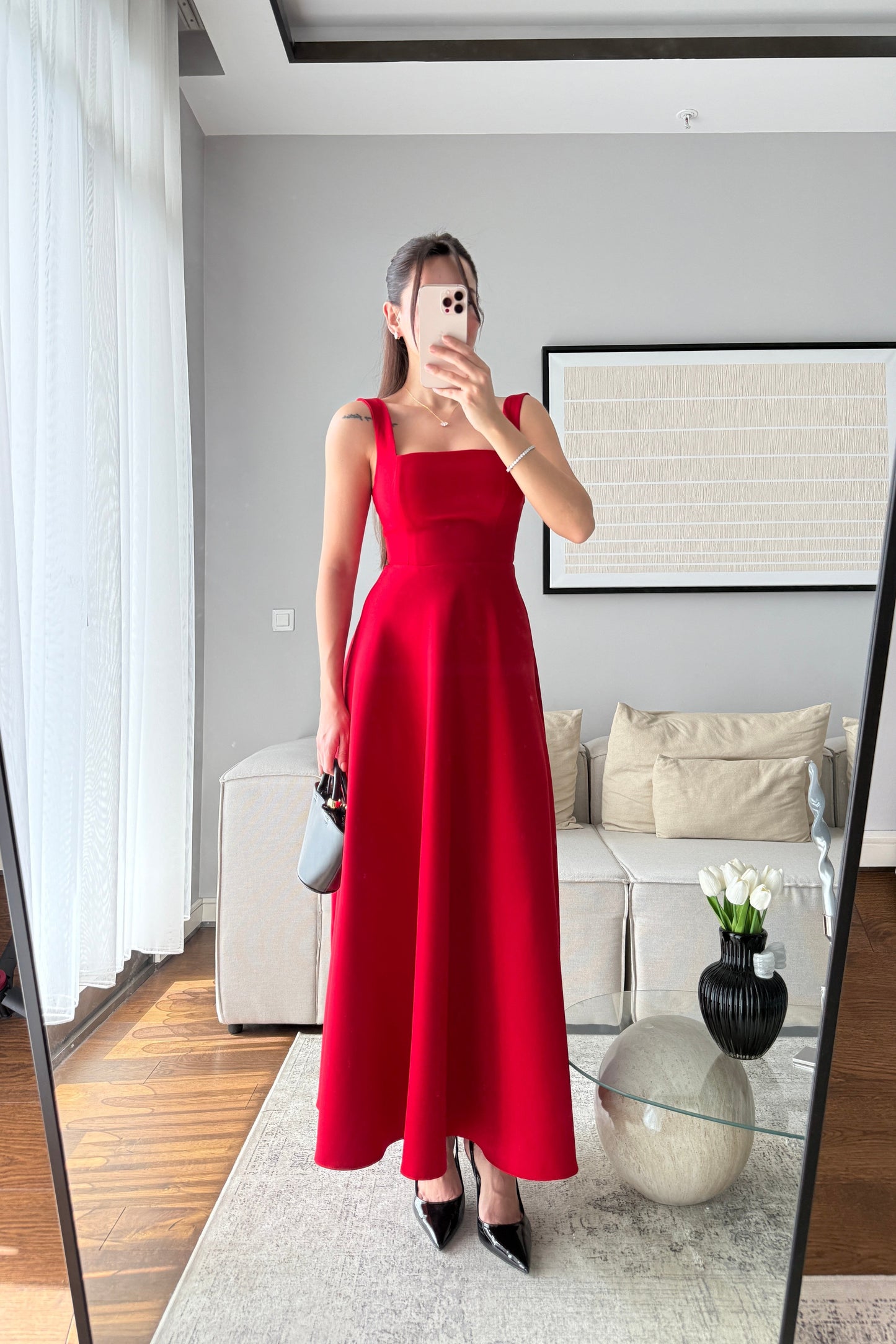 ARKADAN BAĞLAMALI VOLANLI ELBİSE-KIRMIZI