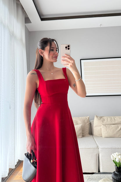 ARKADAN BAĞLAMALI VOLANLI ELBİSE-KIRMIZI