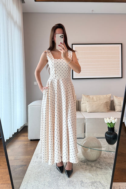 ARKADAN BAĞMA DETAYLI PUANTİYE ELBİSE-EKRU