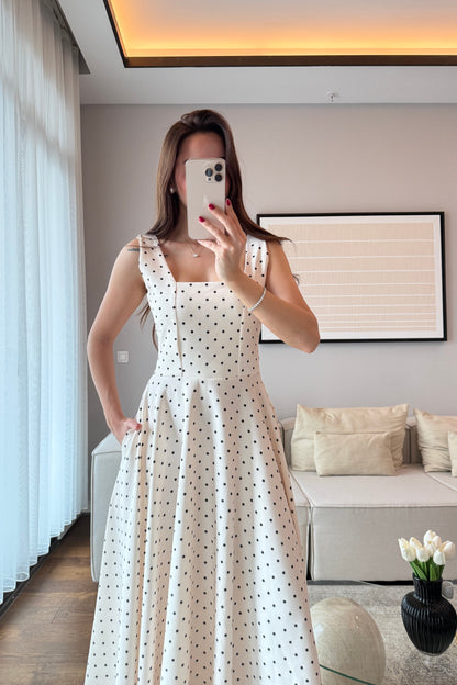 ARKADAN BAĞMA DETAYLI PUANTİYE ELBİSE-EKRU