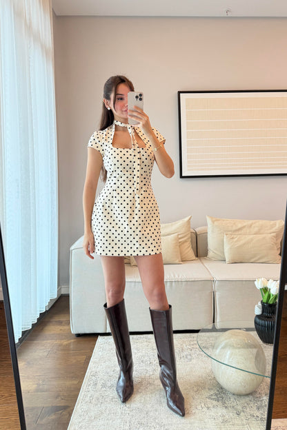 BAĞCIKLI PUANTİYE DESENLİ MİNİ ELBİSE