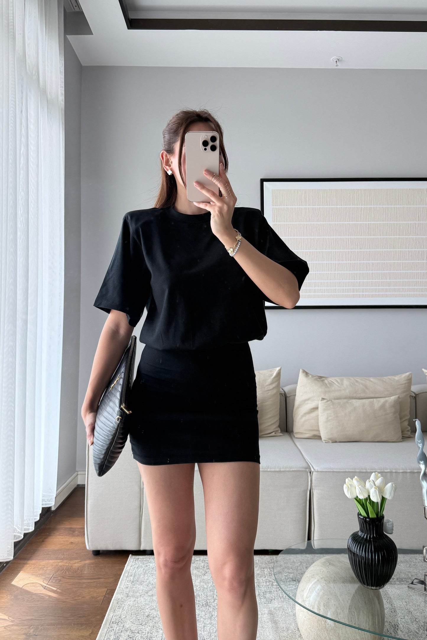 VATKALI BEL OTURTMALI MİNİ ELBİSE-SİYAH