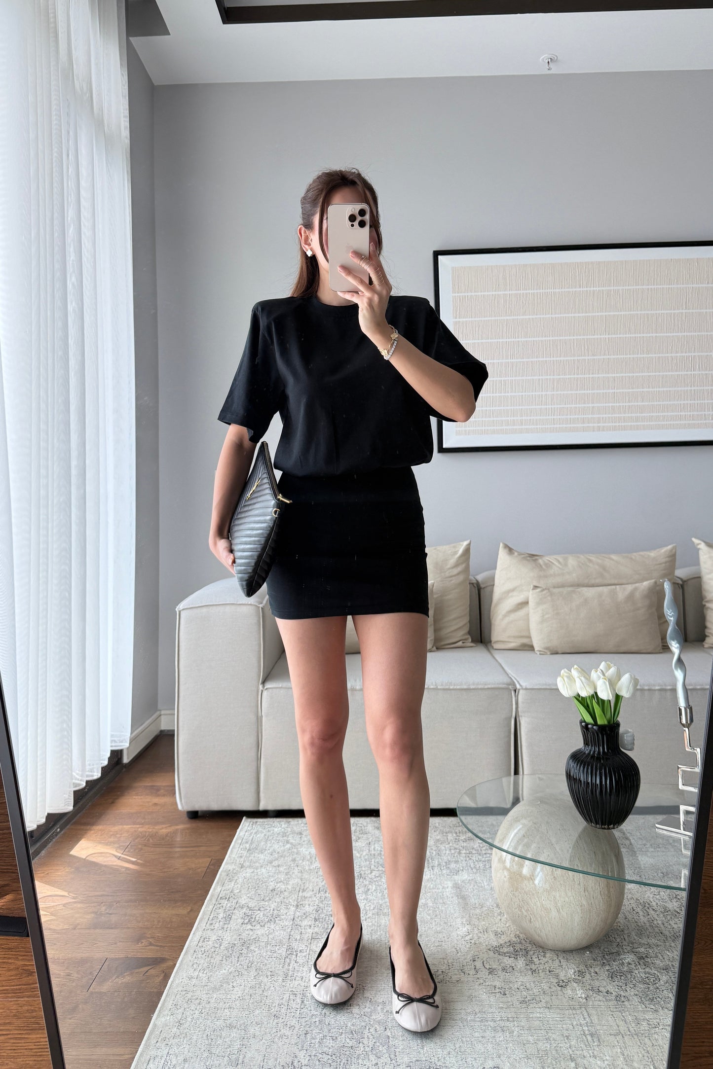 VATKALI BEL OTURTMALI MİNİ ELBİSE-SİYAH