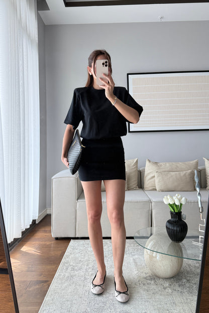 VATKALI BEL OTURTMALI MİNİ ELBİSE-SİYAH