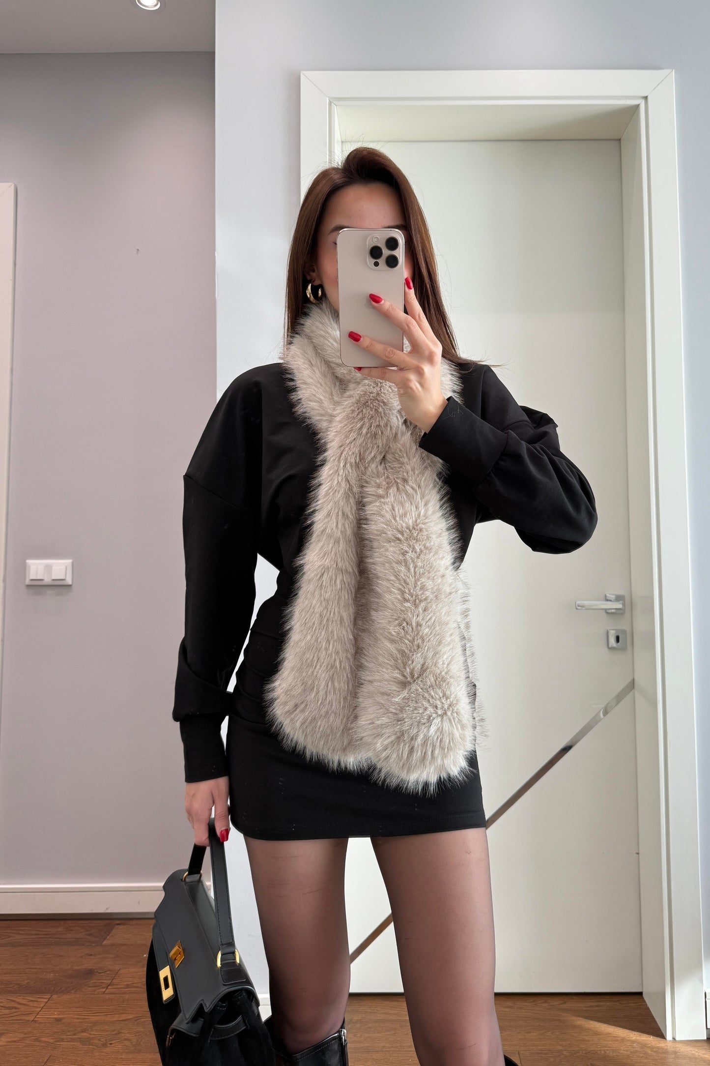 BİSİKLET YAKA BELDEN OTURTMALI ELBİSE-SİYAH