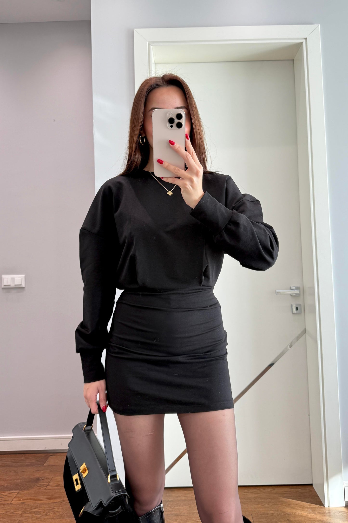 BİSİKLET YAKA BELDEN OTURTMALI ELBİSE-SİYAH