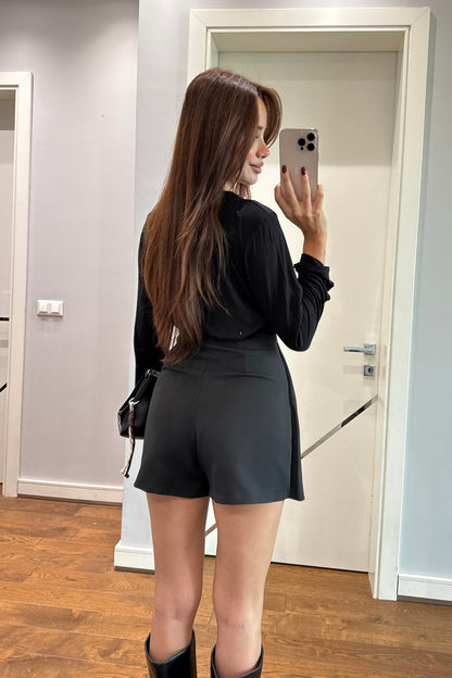 GOLD AKSESUARLI SİYAH ŞORT ETEK