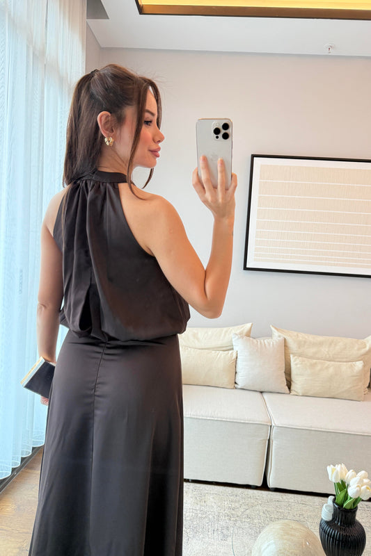 HALTER YAKA DÖKÜMLÜ ELBİSE-ACI KAHVE
