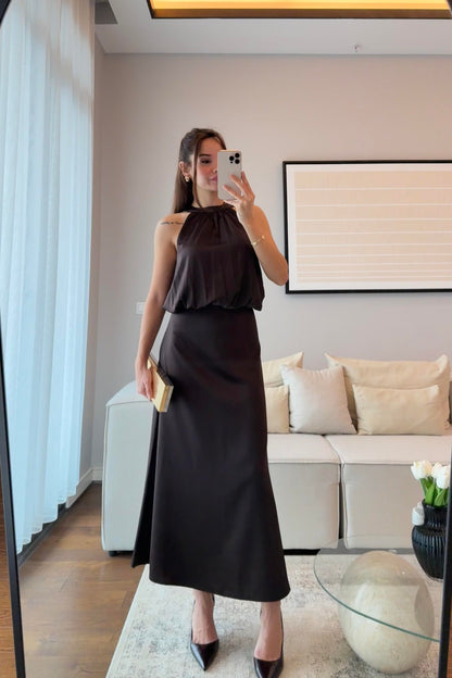 HALTER YAKA DÖKÜMLÜ ELBİSE-ACI KAHVE