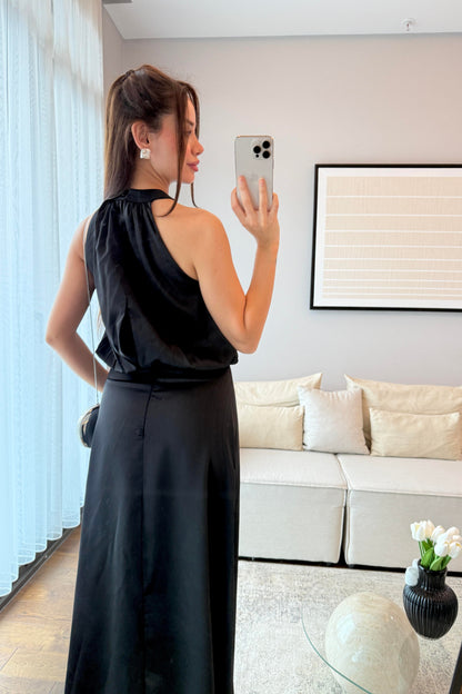 HALTER YAKA DÖKÜMLÜ ELBİSE-SİYAH