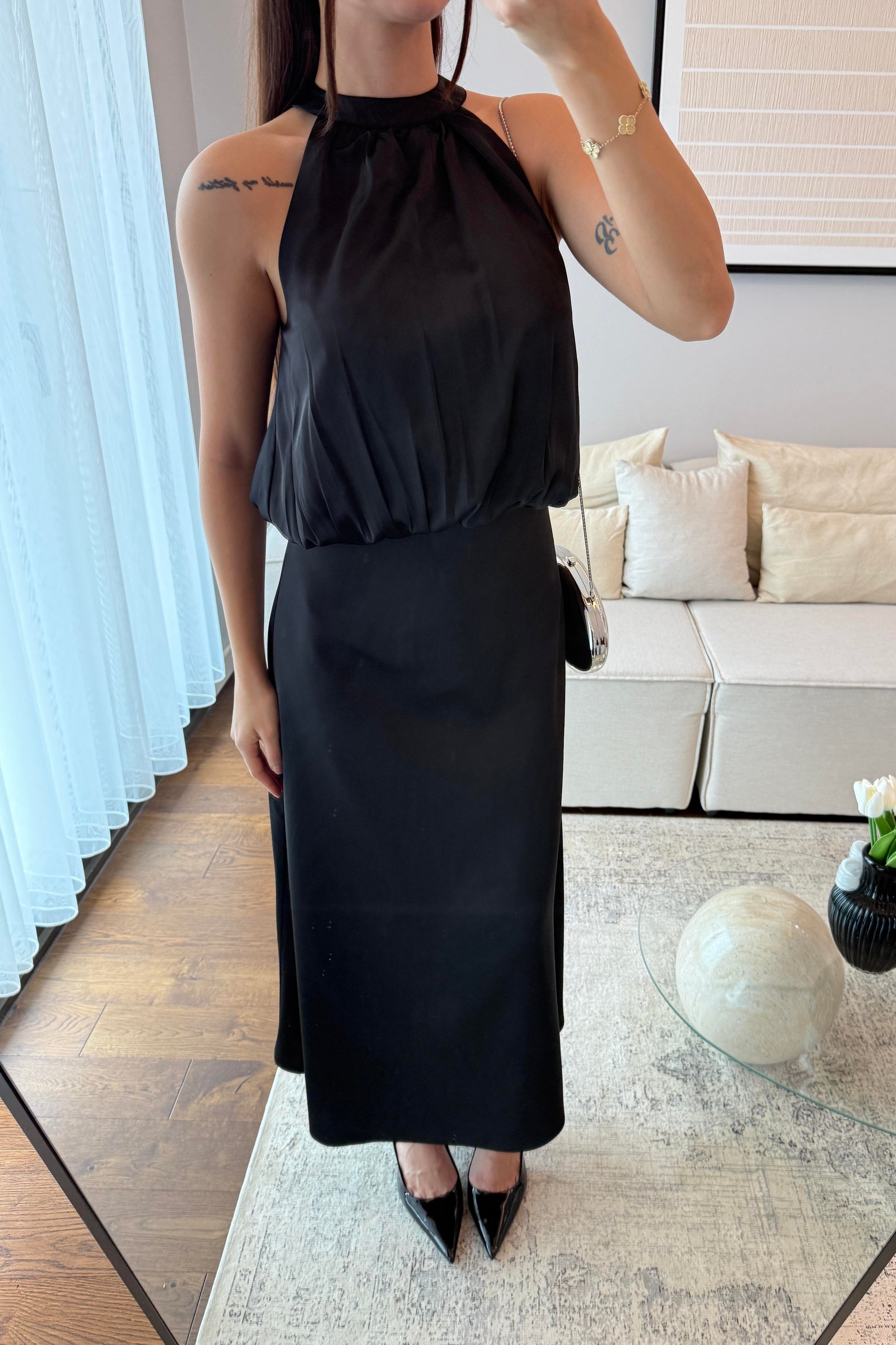 HALTER YAKA DÖKÜMLÜ ELBİSE-SİYAH