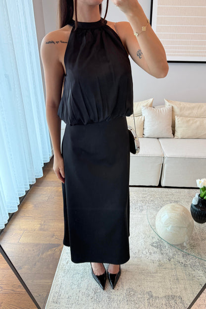 HALTER YAKA DÖKÜMLÜ ELBİSE-SİYAH