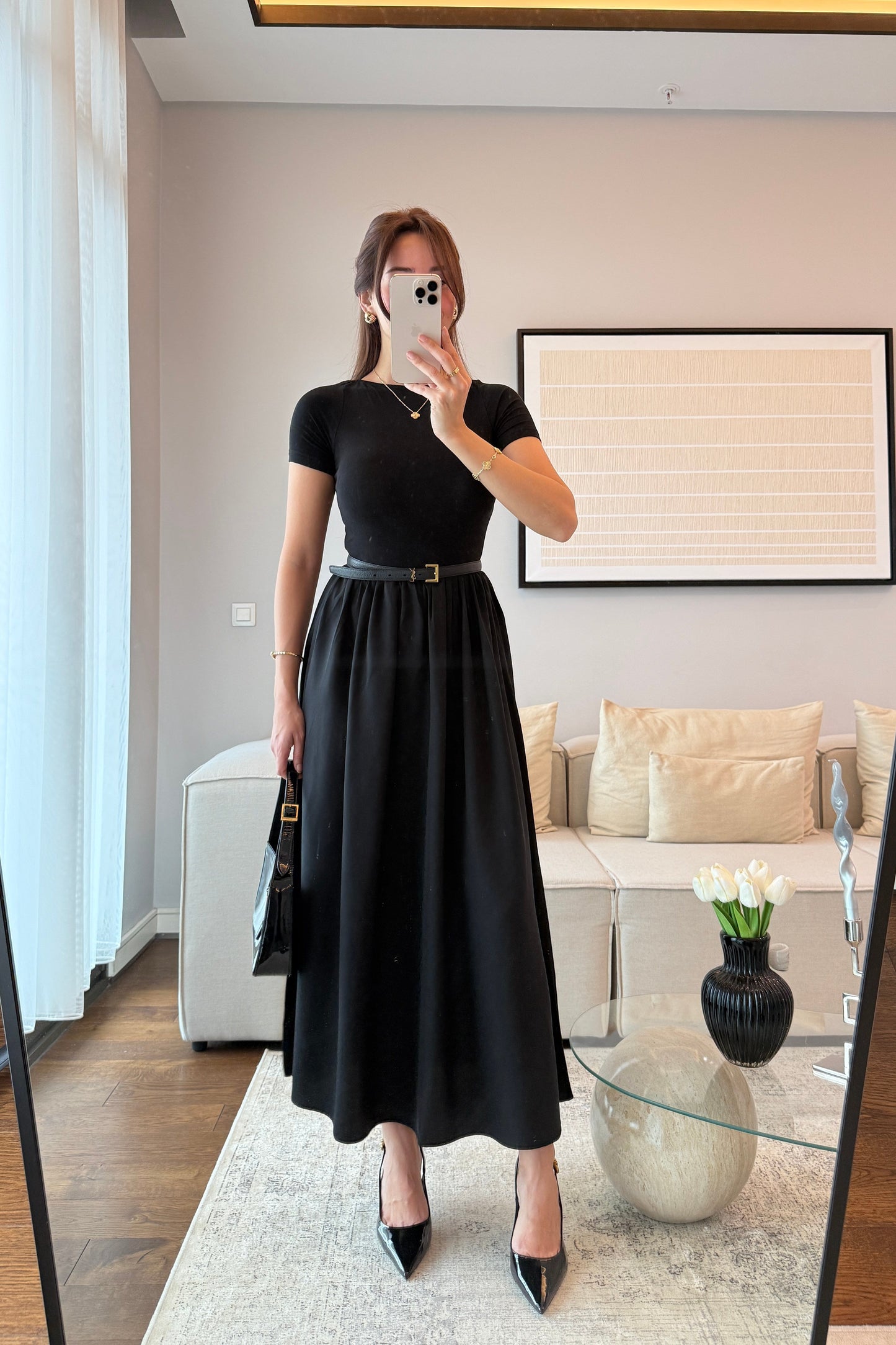 KISA KOL SİYAH ELBİSE