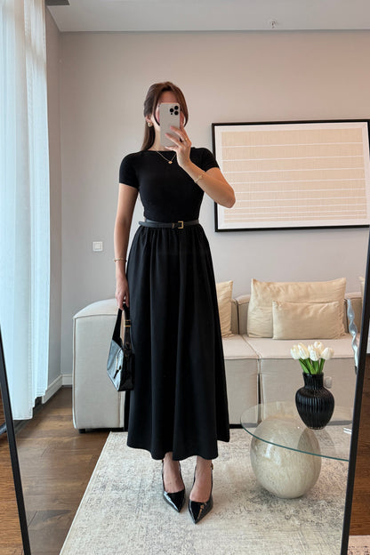 KISA KOL SİYAH ELBİSE