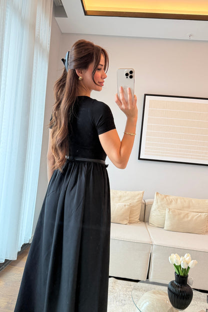 KISA KOL SİYAH ELBİSE