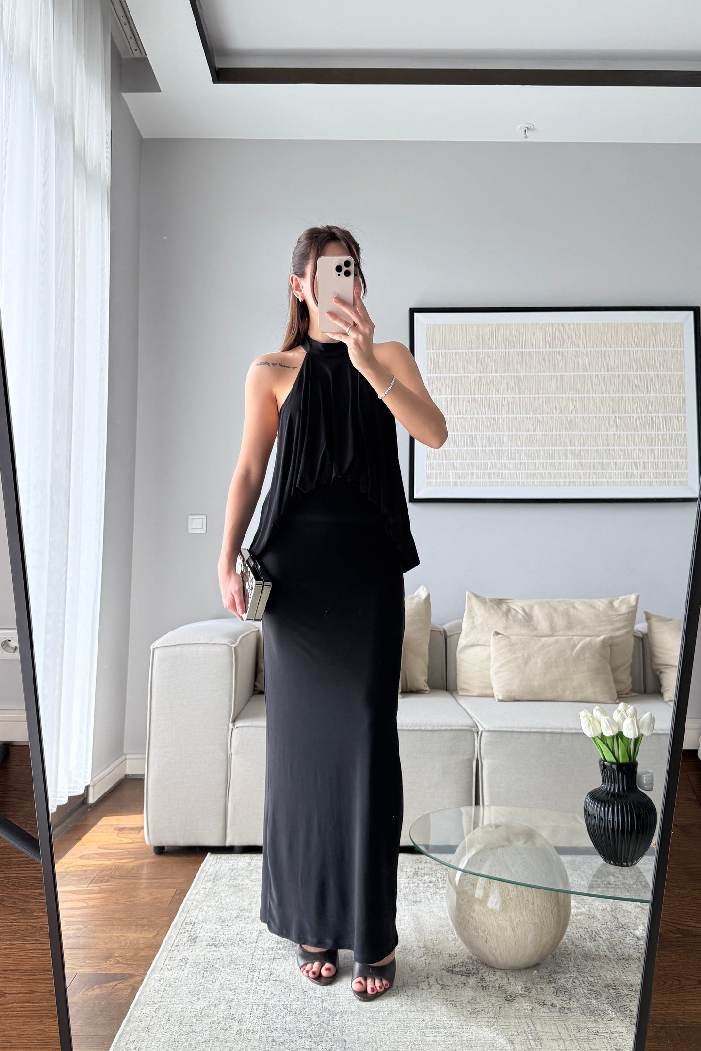 SIRT DEKOLTELİ HALTER YAKA TASARIM ELBİSE-SİYAH