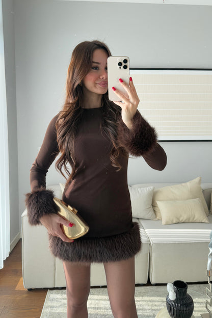 KÜRK DETAYLI MUADİL ELBİSE-ACI KAHVE