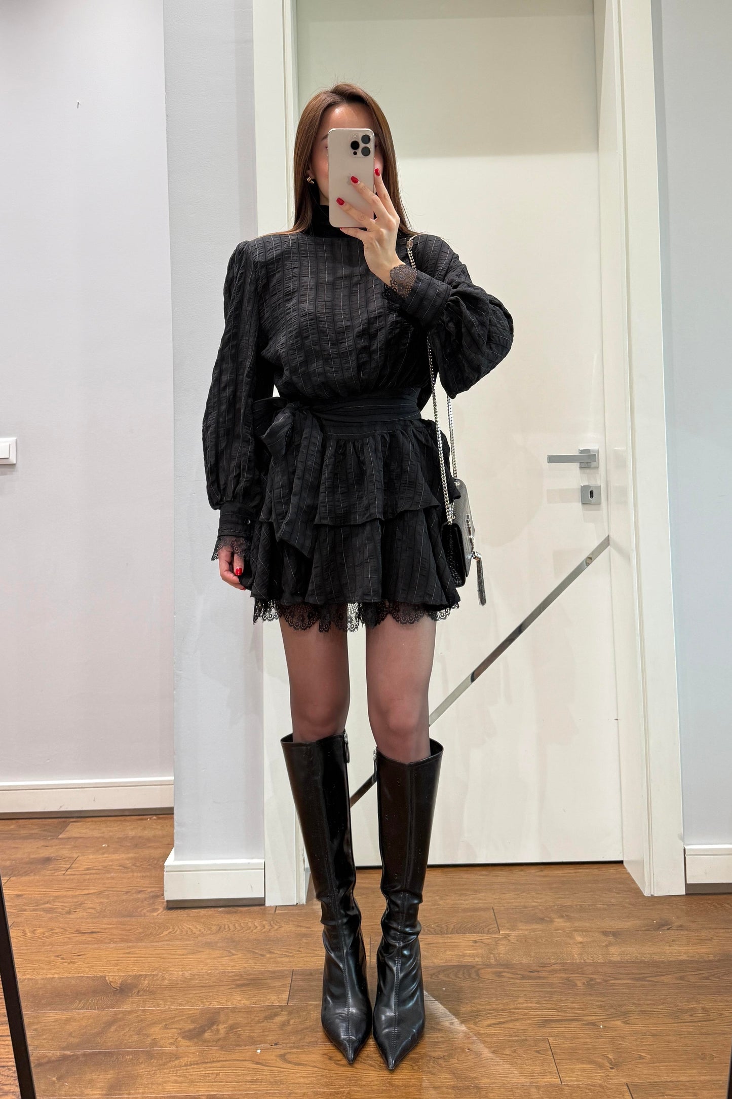 VATKALI DANTEL DETAYLI BAĞLAMALI ELBİSE-SİYAH