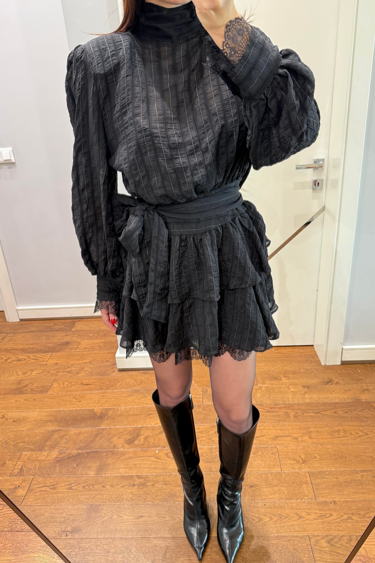 VATKALI DANTEL DETAYLI BAĞLAMALI ELBİSE-SİYAH