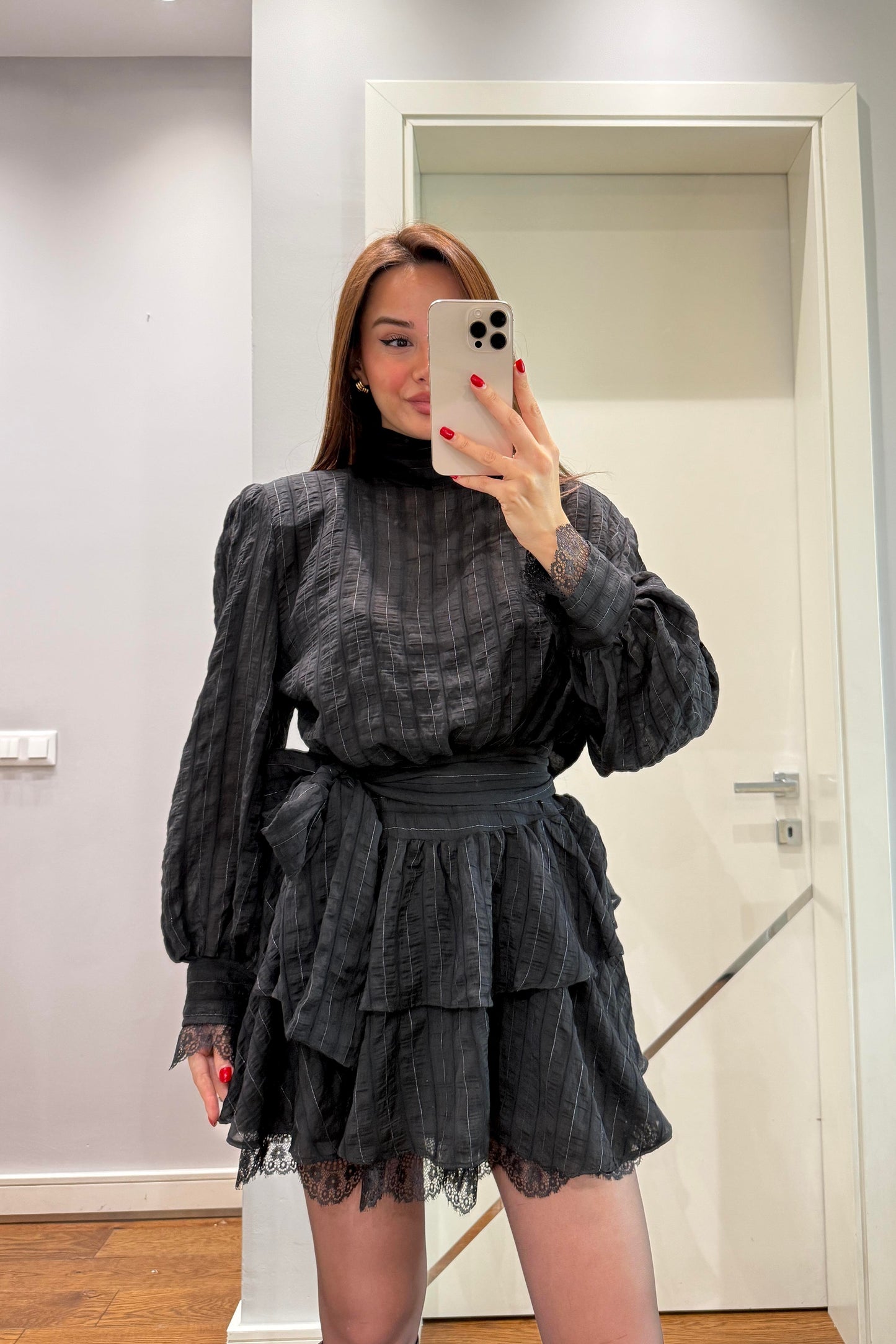 VATKALI DANTEL DETAYLI BAĞLAMALI ELBİSE-SİYAH