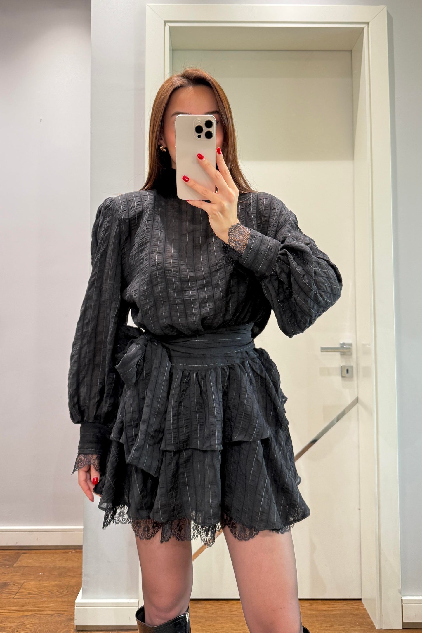 VATKALI DANTEL DETAYLI BAĞLAMALI ELBİSE-SİYAH