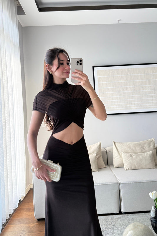 YARIM BALIKÇI BEL DETAYLI DRAPELİ TASARIM ELBİSE-ACI KAHVE