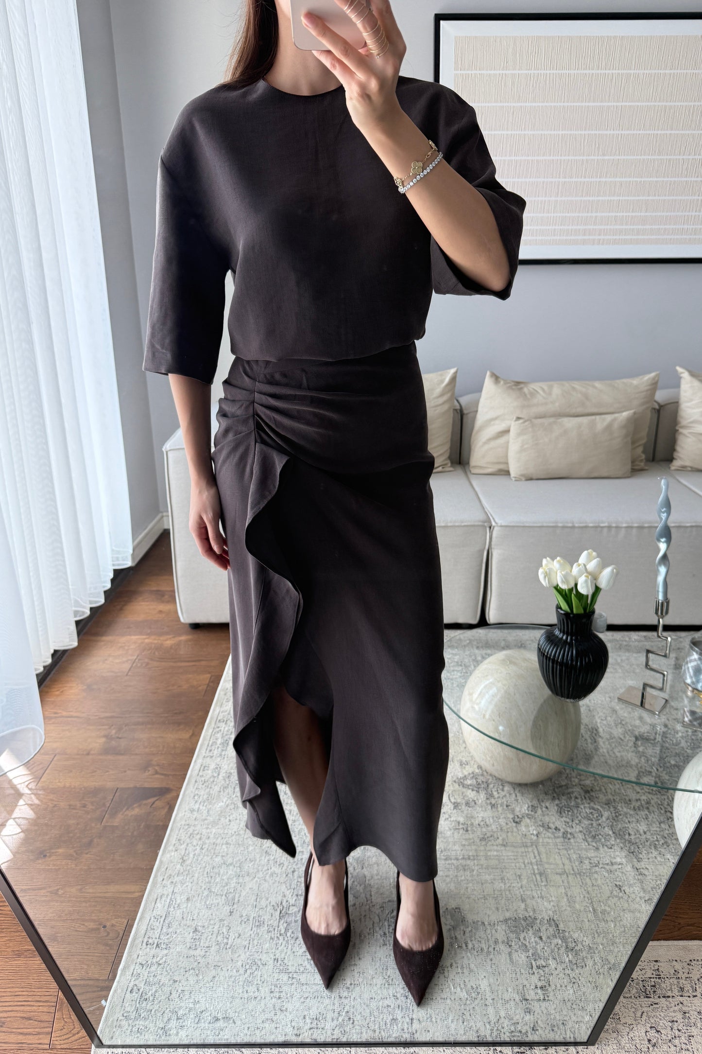 YARIM KOL YANDAN DRAPELİ ELBİSE- ACI KAHVE